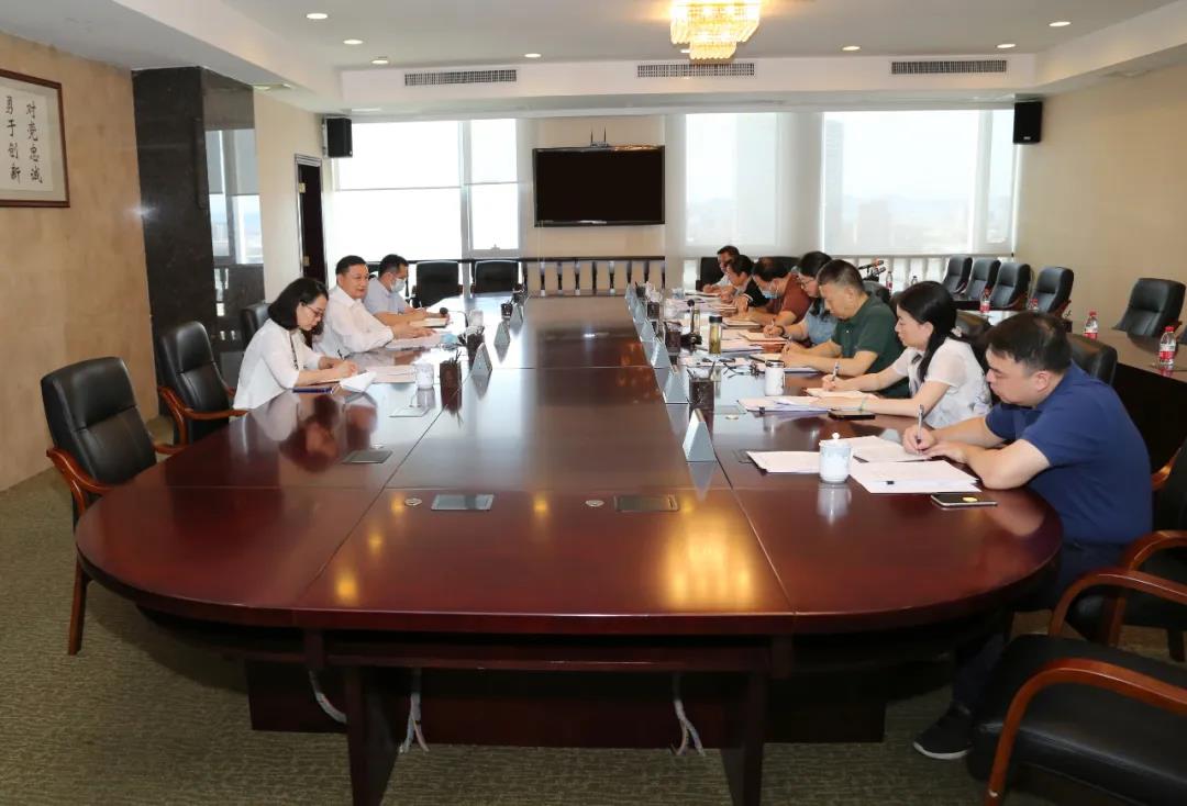 省国资委主任、党委书记李成到long8控股集团调研