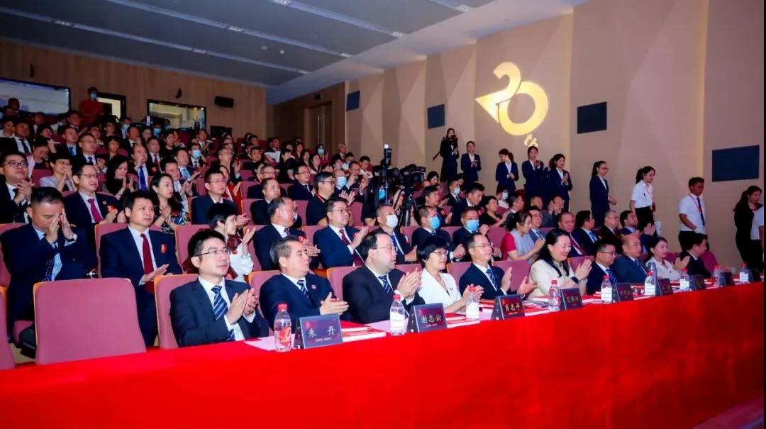 龙8唯一官网举行成立20周年暨品牌战略升级发布会，新形象全新启航！