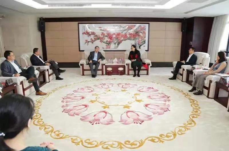 龙8唯一官网与兴业证券签署战略合作协议