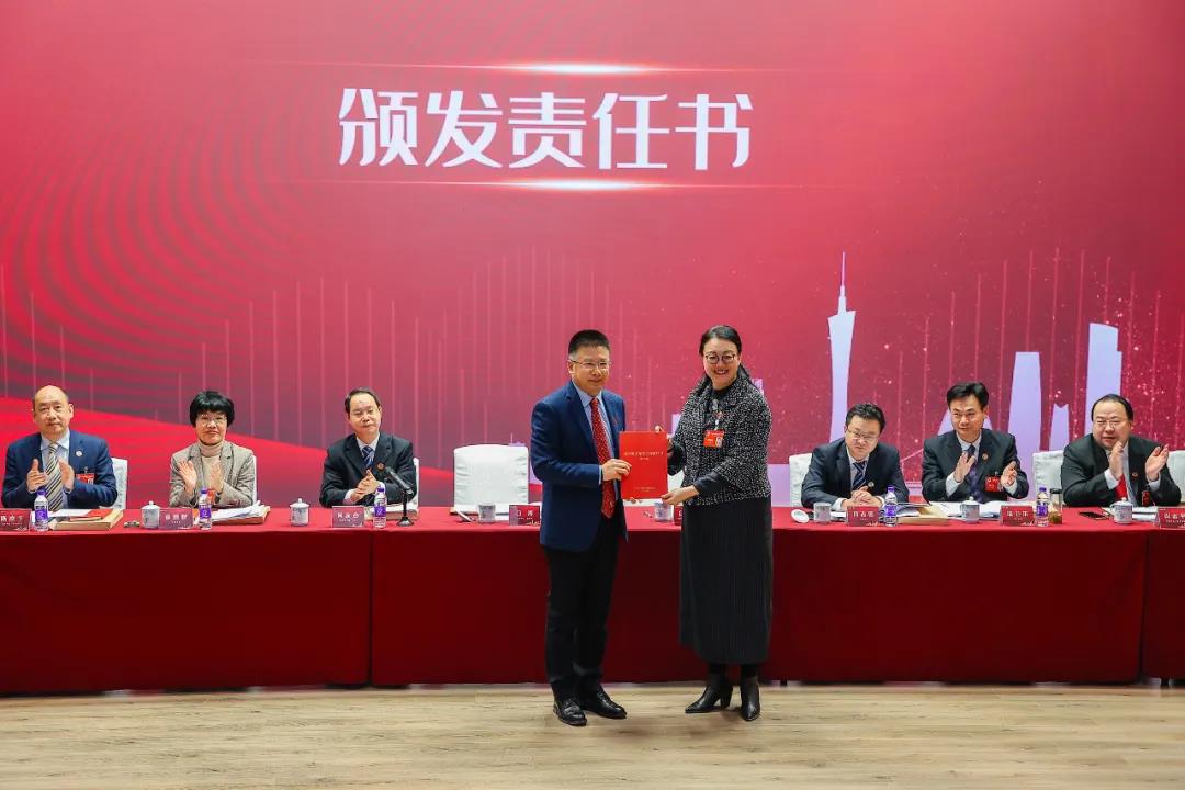 龙8唯一官网召开2021年工作会议暨一届八次职代会