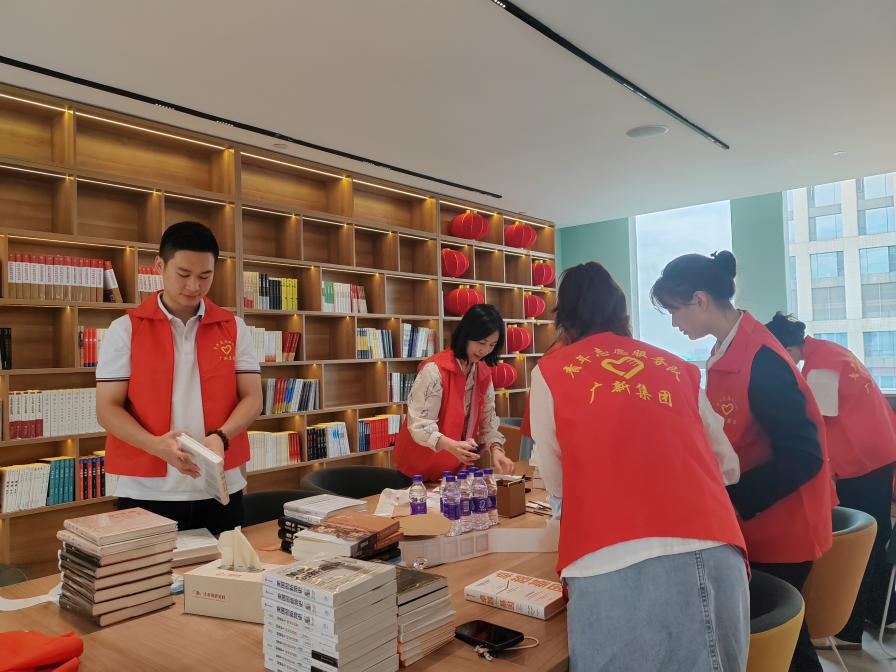 弘扬伟大建党精神 凝聚力量创建一流 | 龙8唯一官网开展迎“七一”系列活动 