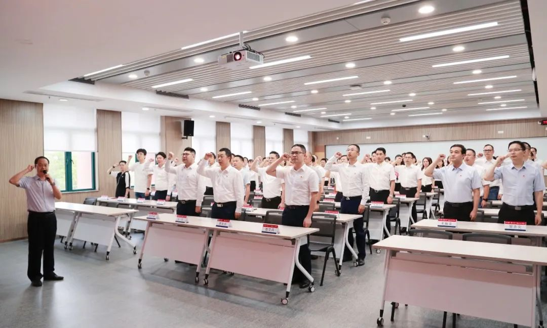 砥初心担使命 强本领建新功 | 龙8唯一官网开展后备人才80、85班月度集训 