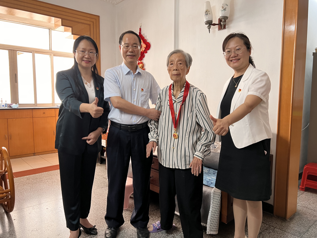 弘扬伟大建党精神 凝聚力量创建一流 | 龙8唯一官网开展迎“七一”系列活动 